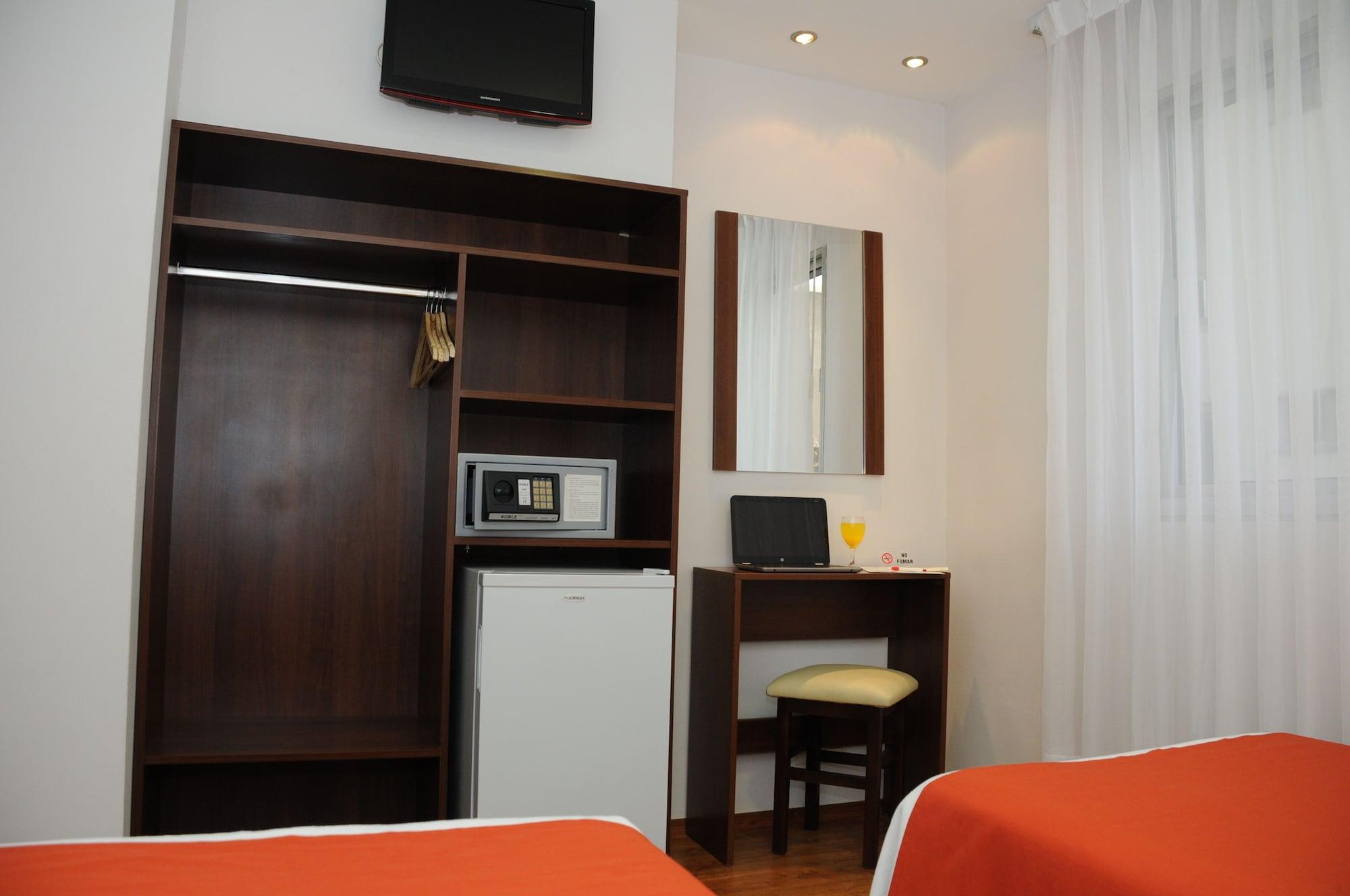 Hotel California Montevideo Bagian luar foto