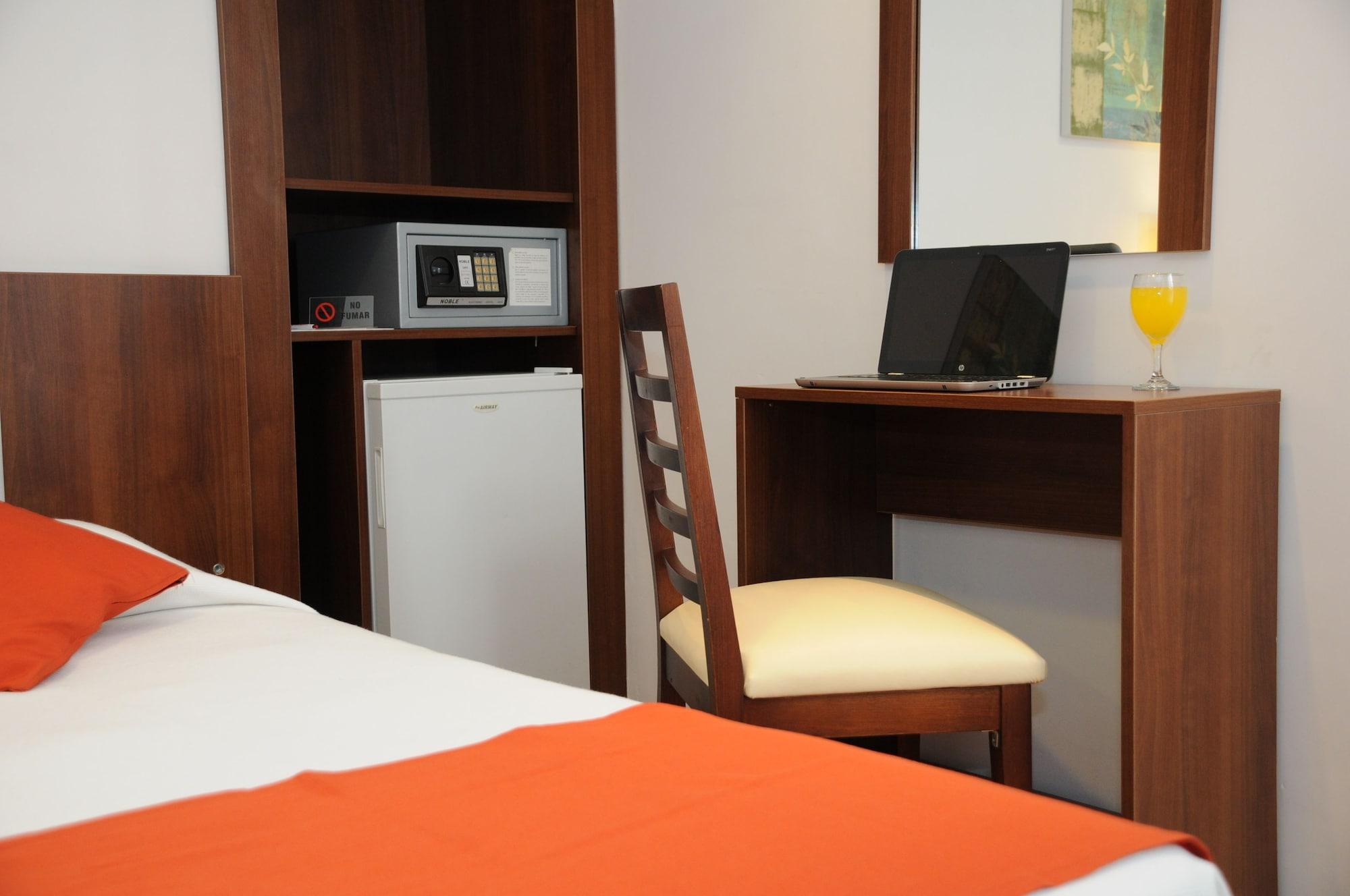 Hotel California Montevideo Bagian luar foto