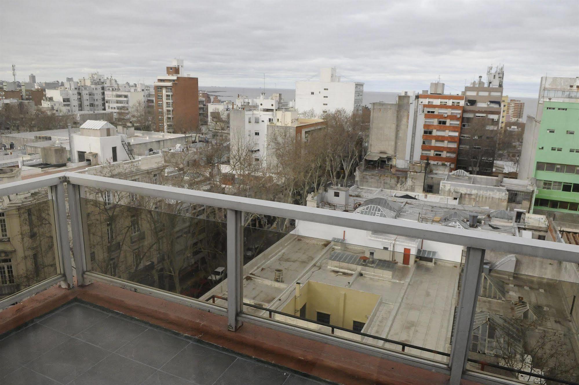 Hotel California Montevideo Bagian luar foto