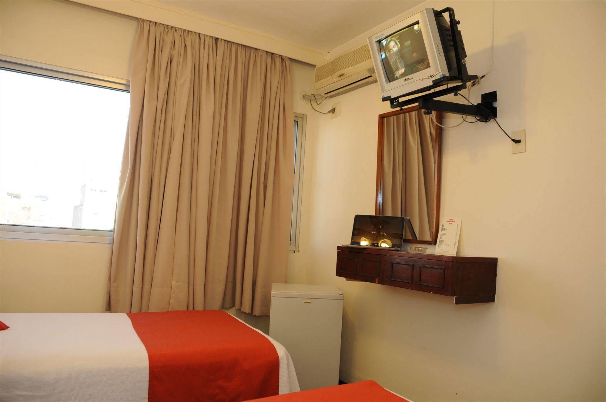 Hotel California Montevideo Bagian luar foto